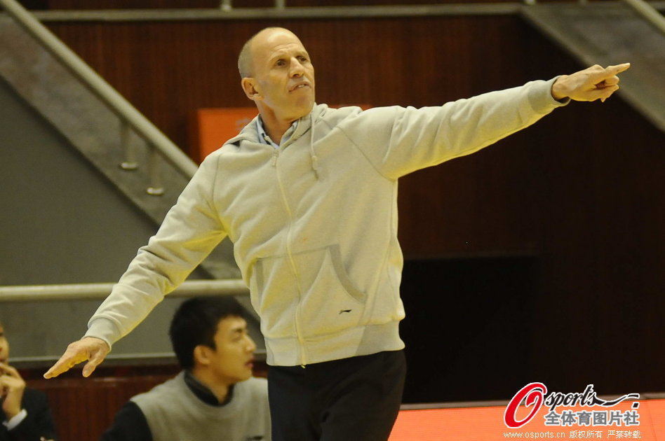 NBA官方：蒙克在對陣灰熊的比賽中假摔 罰款2000刀！