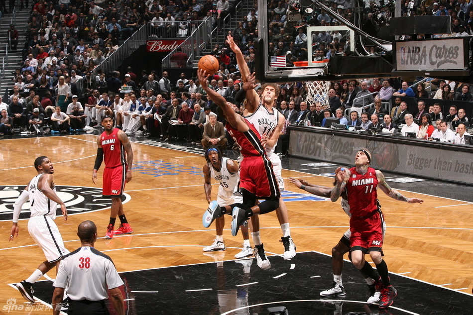 卡拉格談范德芬鏟傷伊薩克：是我我可能也鏟，不能讓前鋒輕易起腳