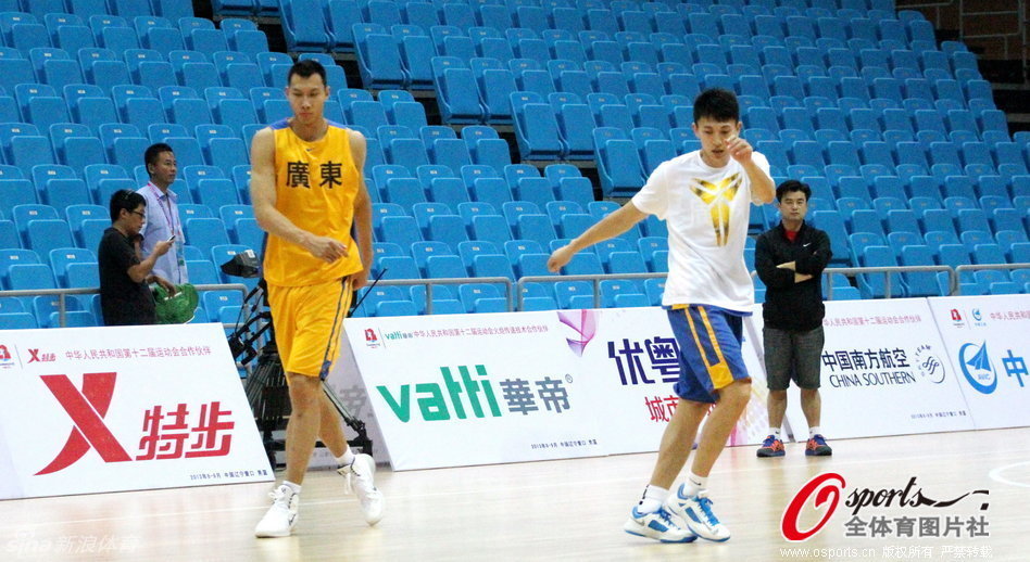 點點關注??亞馬爾開通YouTube賬號，并且發(fā)布首個視頻二怪                                                                2025-1