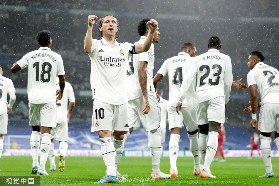 巴薩3球領先！埃里克·加西亞搶斷后直塞，費爾明破門