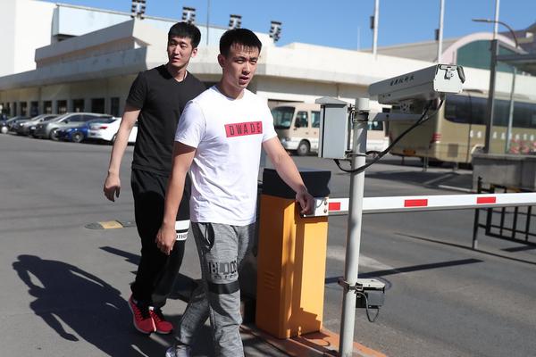 泰晤士報：B費的傷病幾乎澆滅了梅努一月份離開曼聯(lián)的希望