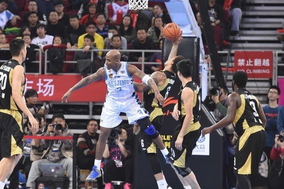 杰倫·約翰遜40+10+5本季聯(lián)盟唯二前鋒&比肩字母哥 后者兩次做到