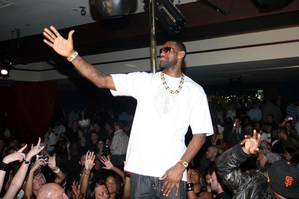 埃梅里：夢想是免費的，最大的夢想是奪得歐冠冠軍11區(qū)電臺                                                                2025-12-