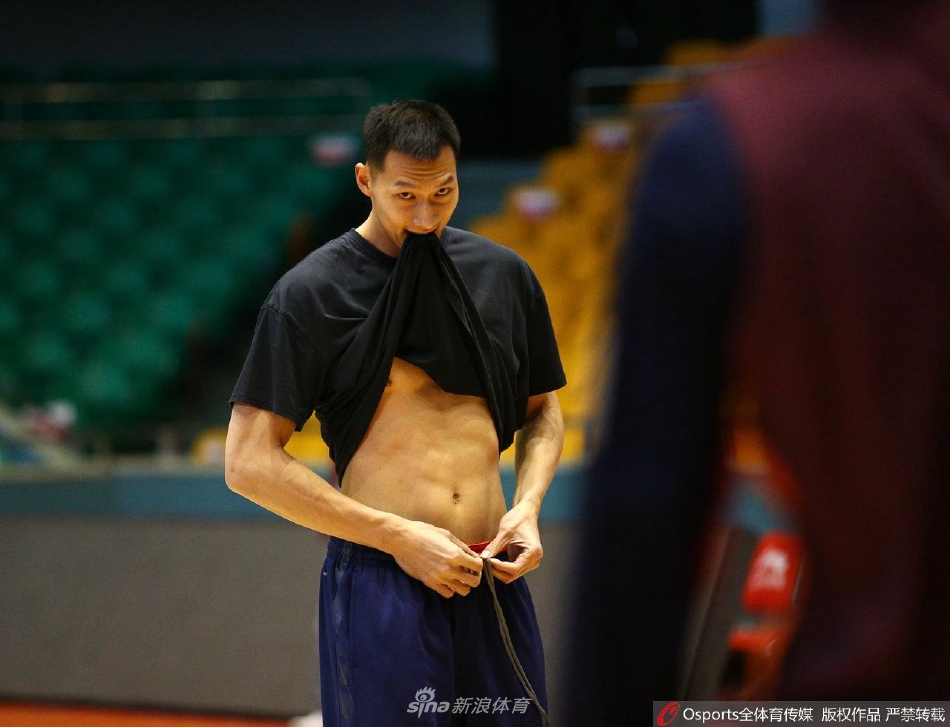 孔蒂：很高興用獎杯慶祝圣誕節(jié)，只有贏家才會被記住沒人關注亞軍