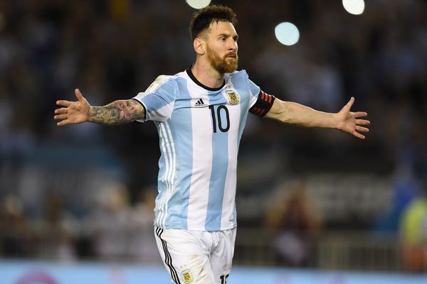 第26分鐘，帕萊斯特拉倒三角回傳，塞巴斯蒂亞諾