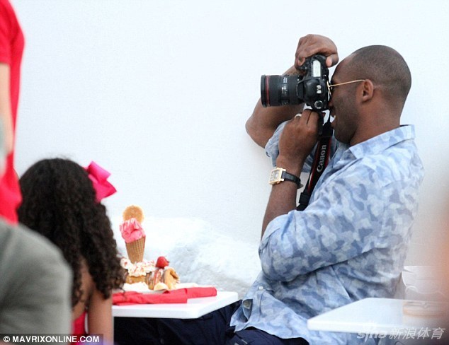 小法：迪奧帶傷被塞內(nèi)加爾征召結(jié)果現(xiàn)在又傷了，他不該參加非洲杯