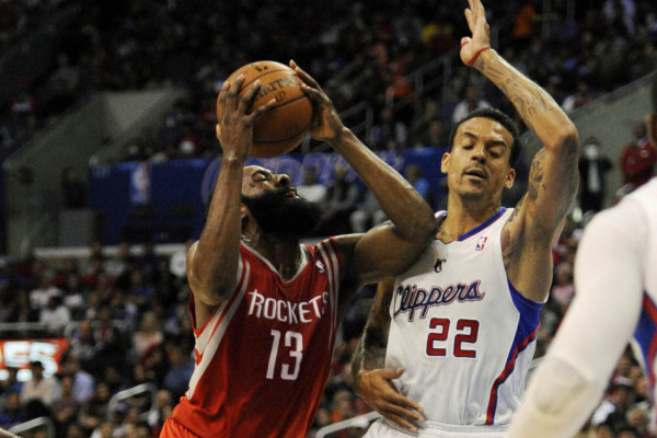 直播吧10月09日訊 據(jù)名記Shams報道，消息人士透露，騎士有意簽下自由球員馬利克-比斯利。據(jù)報道，雖然加蘭能在賽季初期回歸，但斯特魯斯會因傷缺席一段時間，騎士希望簽下比斯利來填補空缺。但據(jù)了解，比