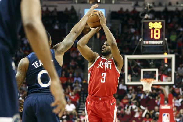 有點突然！麥克丹尼爾斯下場返回更衣室 后因左臀酸痛退出比賽