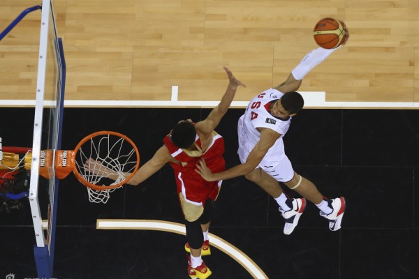 火藥味！追夢霍蘭德對抗后發(fā)生口角，隨后被隊友拉開