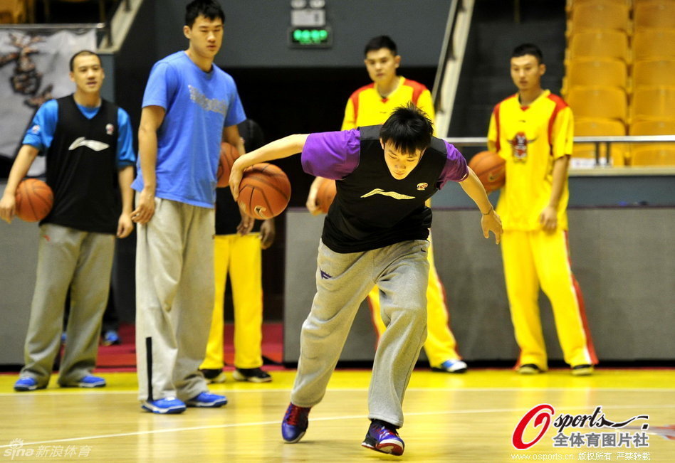 美媒發(fā)問：以下哪個組合會贏下最多冠軍？