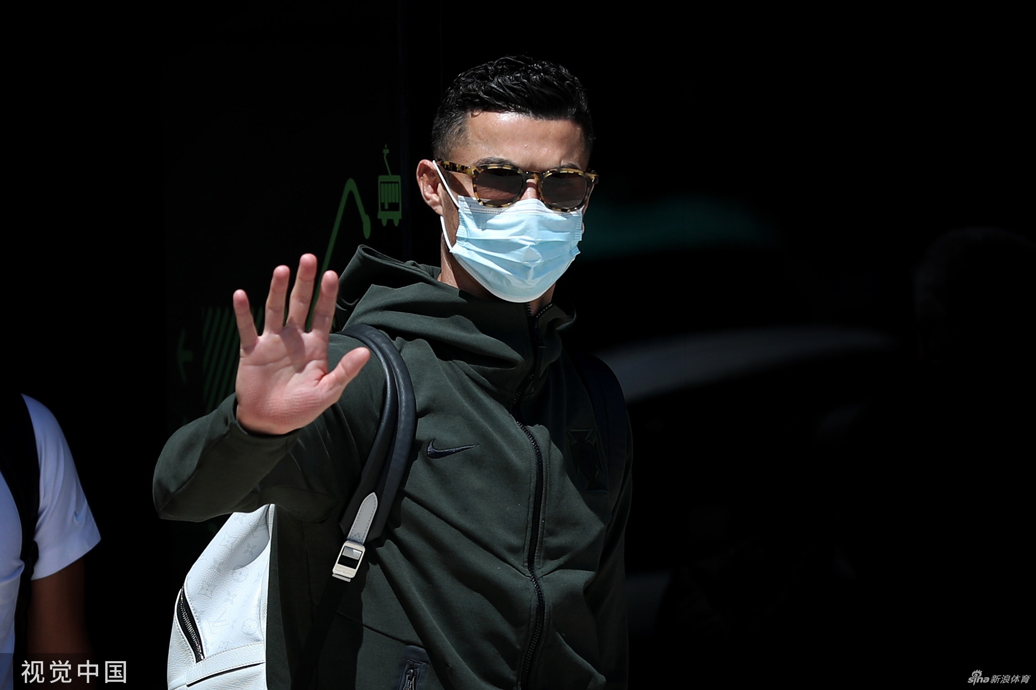 卡拉格談范德芬鏟傷伊薩克：是我我可能也鏟，不能讓前鋒輕易起腳