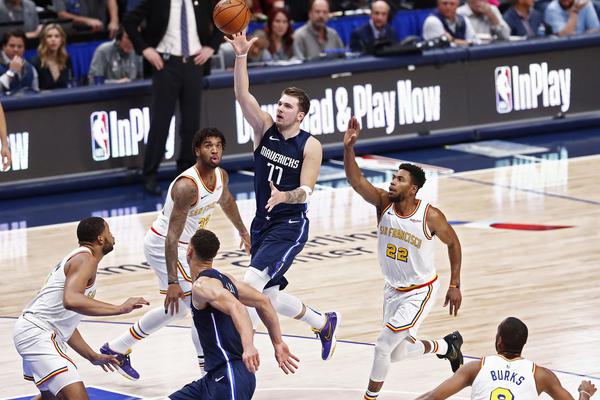 2025年10月8日 10:39:11 | 體育24小時熱點                 在葡萄牙環(huán)球獎頒獎典禮上，C羅獲頒萄牙環(huán)球聲望獎，以表彰他整個職業(yè)生涯在俱樂部和國家隊所做的貢獻。C羅獲獎