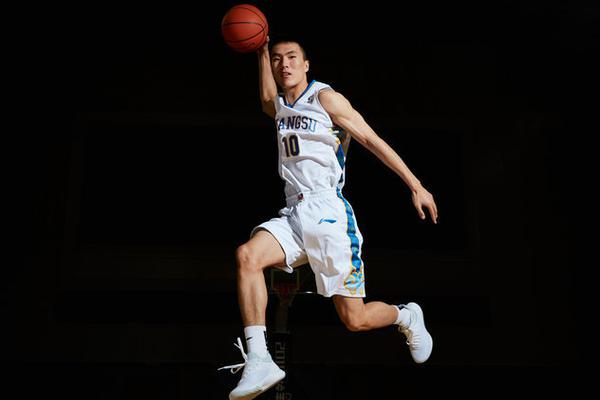 很有沖擊力！塞克斯頓13中7砍全隊最高22分 三分5中3&罰球5中5