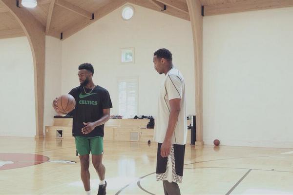 孔蒂：很高興用獎杯慶祝圣誕節(jié)，只有贏家才會被記住沒人關注亞軍蘇二胡                                                                202