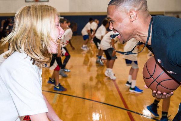 真盡力了！字母哥22中15高效空砍34分10板5助 罰球7中2慘淡