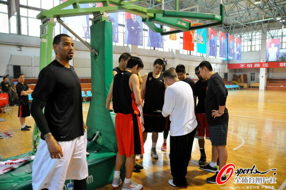 瓜迪奧拉：哈蘭德在進球方面貢獻很大 要感謝他的比賽強度