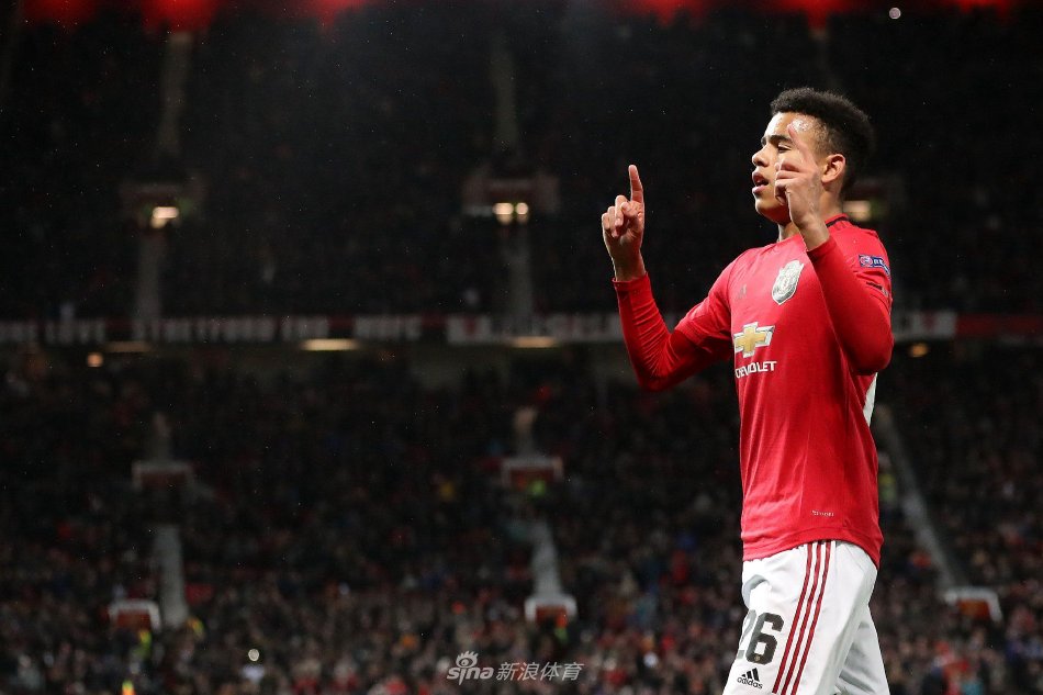 特巴斯：現(xiàn)在是皇馬在和所有人對抗，他們構建出的敘事邏輯是錯的