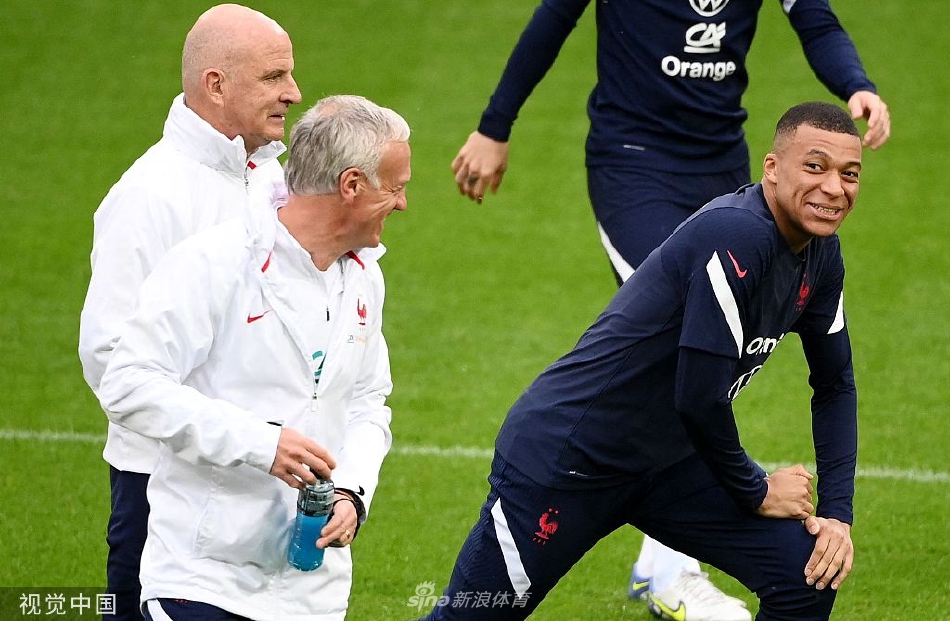 戈麥斯：兒子喜歡皮爾洛，我說光腳法好沒用也要學習加圖索