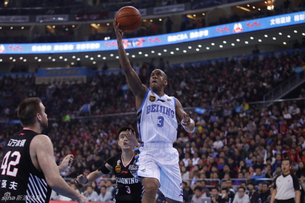 [流言板]鵜鶘本賽季已輸32場，再負1場將追平上賽季負場數(shù)