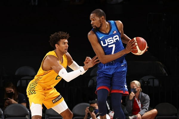 阿德爾曼：今天的主裁是聯(lián)盟最佳裁判之一 我被情緒控制了