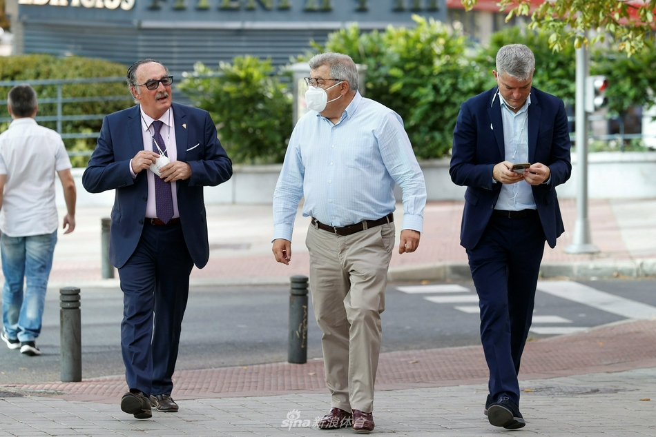 依舊替補？詹俊：今晚還是讓維爾茨搭埃基蒂克，薩拉赫替補更合理