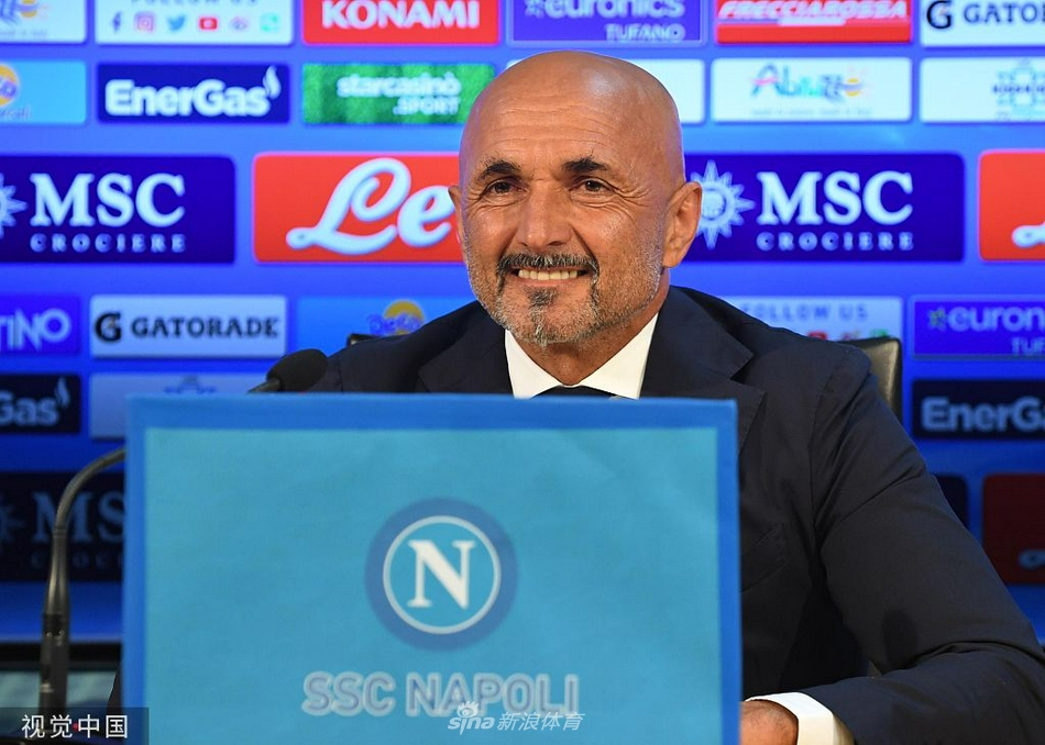 在勇士禁區(qū)當攪拌機！字母哥半場11中8砍18分4板3助