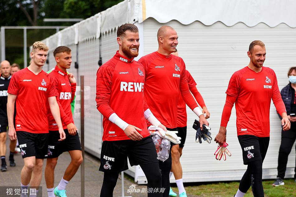 賽季至今鮑威爾場均得分比上賽季高9.8分，聯(lián)盟第一