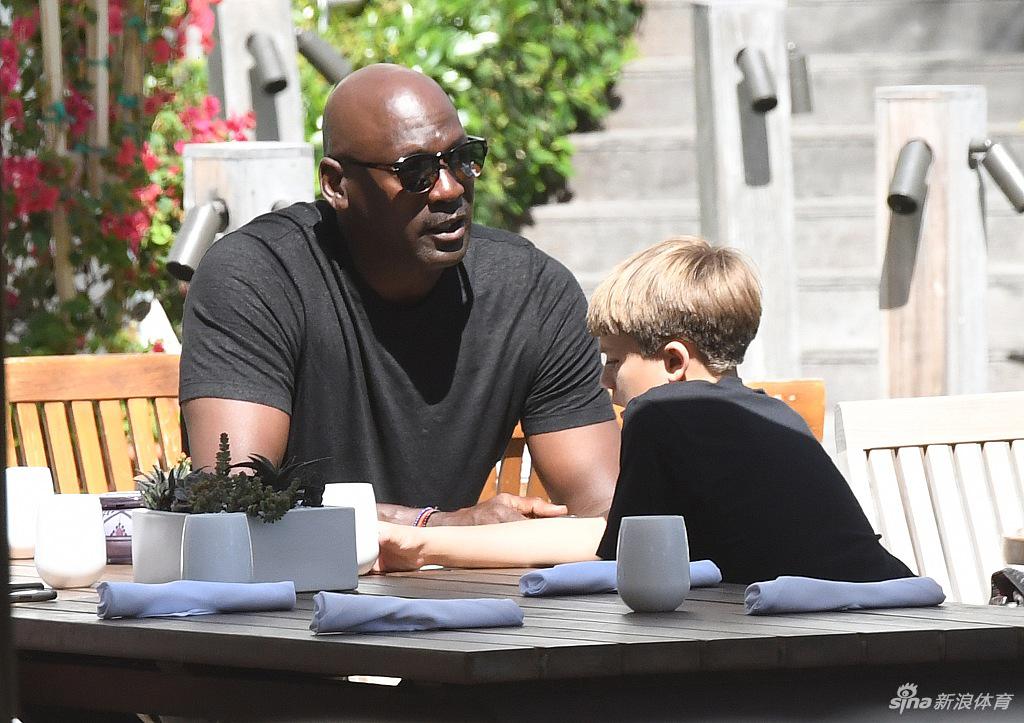 蒂爾曼：夢想是未來重返拜仁，很多人知道我在埃因霍溫的合同情況