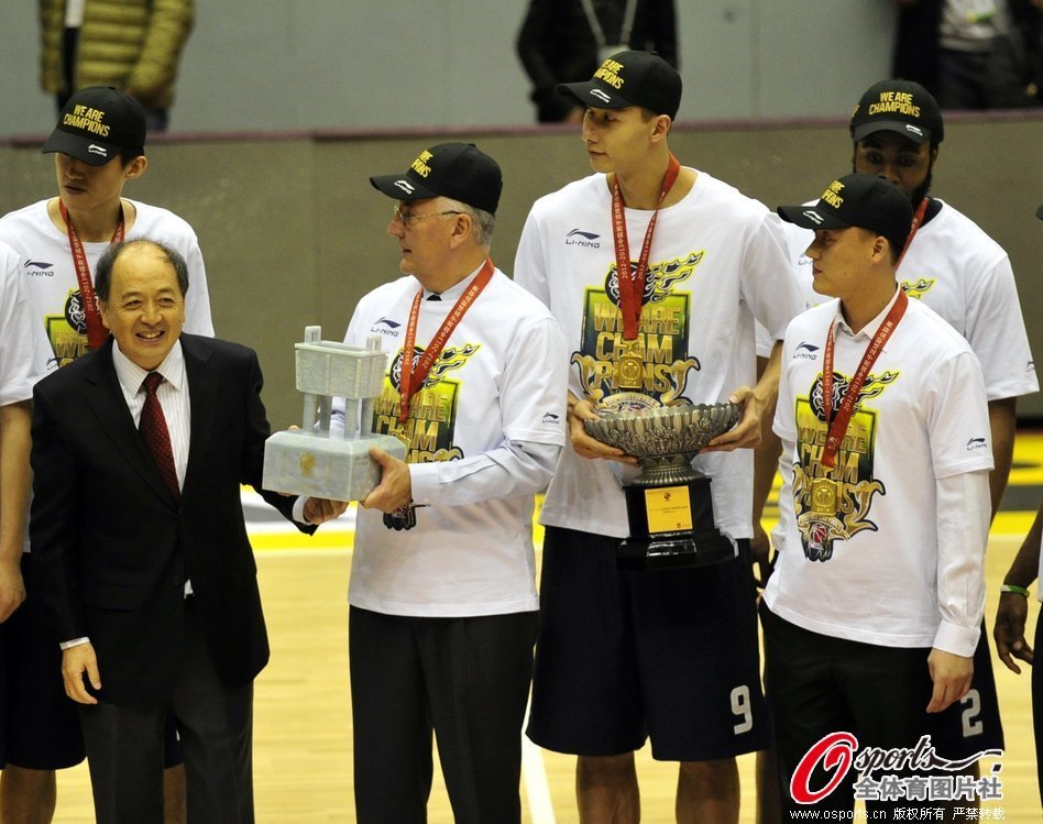 ??初步跡象表明熱蘇斯十字韌帶斷裂，明日將安排更多檢查