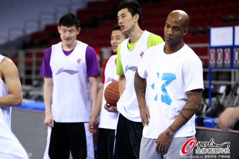 最喜歡的對手！勞塔羅職業(yè)生涯面對卡利亞里已打進12球