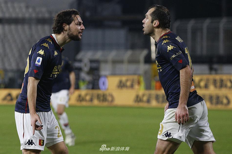 魅力四射！性感名媛Anastasia觀戰(zhàn)湖人 布朗尼&格里芬是其粉絲