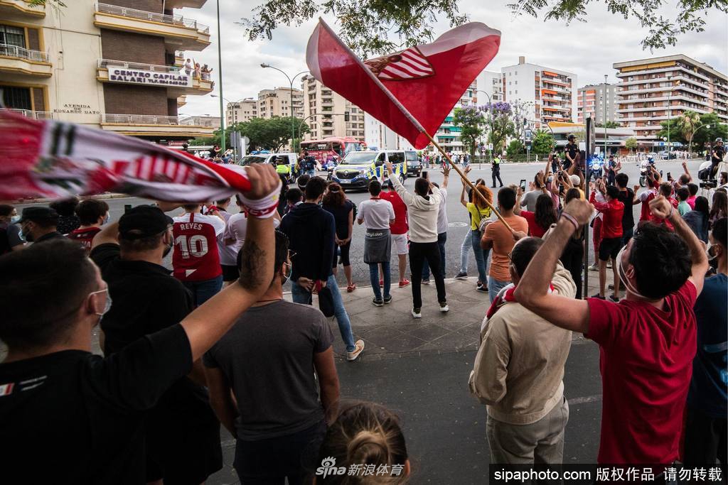 費迪南德：庫尼亞進球跑位很精彩，這波老派足球的配合應該天天練冰糖燉雪梨                                                                2
