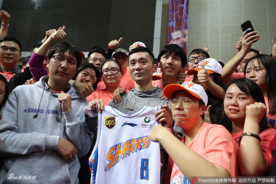 斯洛特：某一刻某名球員進攻意圖過于強烈，導致對方攻入了制勝球發(fā)布會直擊                                                                2