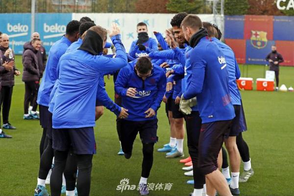 每體：維尼修斯對阿隆索、老佛爺都很不滿，阿隆索帥位危機更大