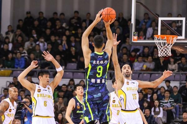 誰才是GOAT？UFC冠軍：現(xiàn)在變了，我選C羅因為他是人類