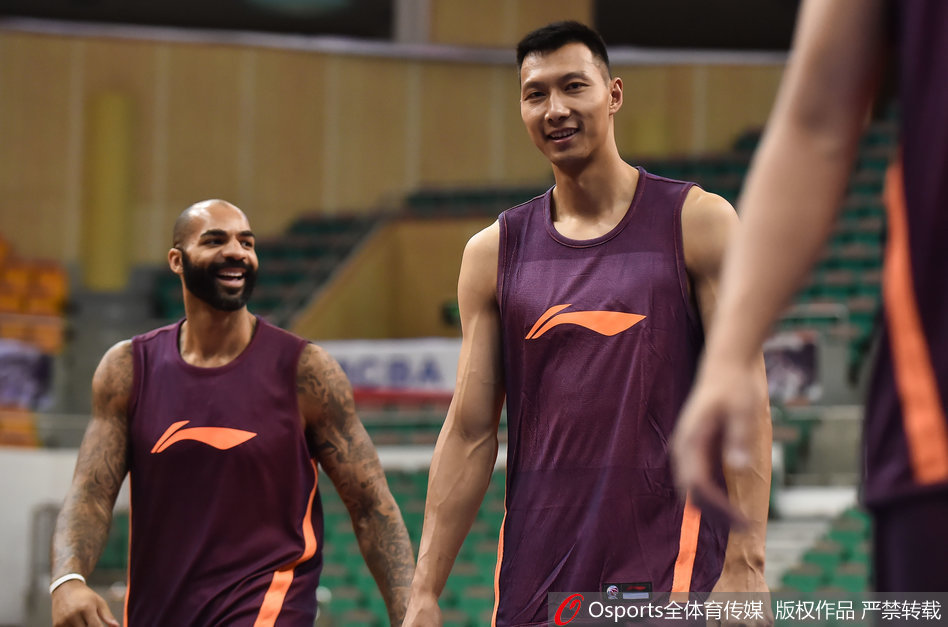 裁判官方解釋昨日庫茲馬爭議動作：吹罰正確，不是二運