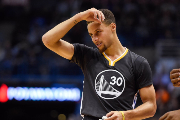 [流言板]狀態(tài)低迷！克勒貝爾全場4中1，三分3中0，得到2分4籃板1助攻