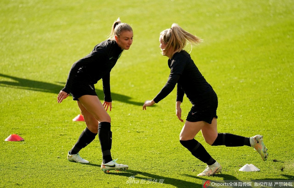 德天空：拜仁二隊中場費爾南德斯已經(jīng)恢復(fù)，目前回歸球隊訓(xùn)練