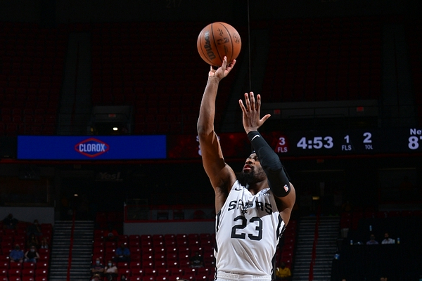 末節(jié)12分無濟于事！普爾18中7拿到21分1板3助3斷