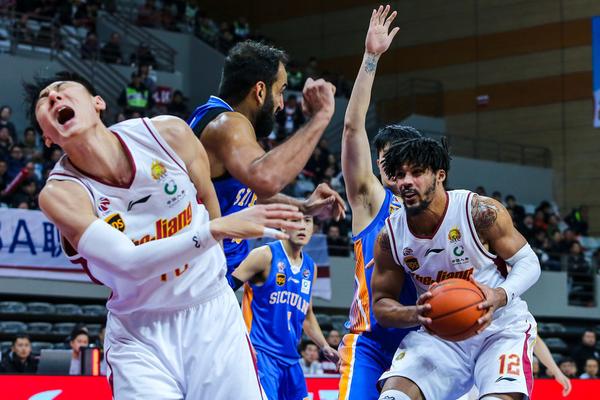 場均28.7分4.9板！森林狼迎戰(zhàn)灰熊 愛德華茲連續(xù)第三場缺陣