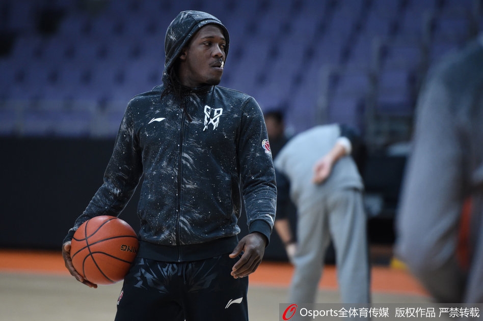 喜劇演員：馬赫雷斯應向C羅學習，后者在哪都有極高職業(yè)素養(yǎng)