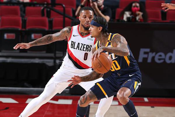 [流言板]班凱羅全場8投5中，得到20分8籃板6助攻1封蓋