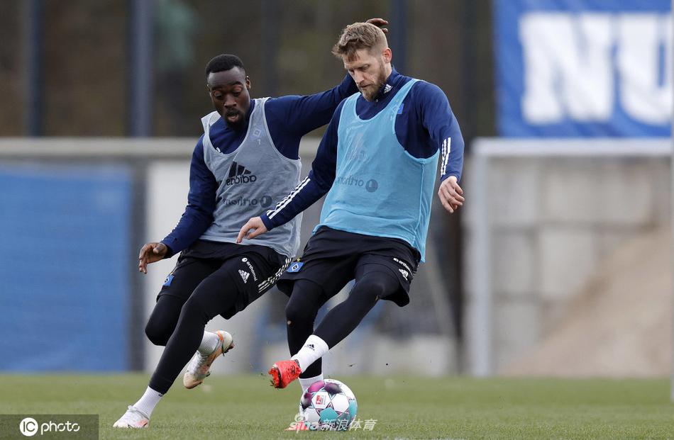 就是攔不住！字母哥強頂追夢拋投打成后 又接反吊輕松反籃！