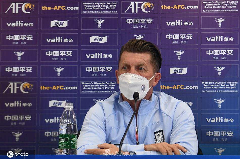 賽季至今鮑威爾場均得分比上賽季高9.8分，聯(lián)盟第一