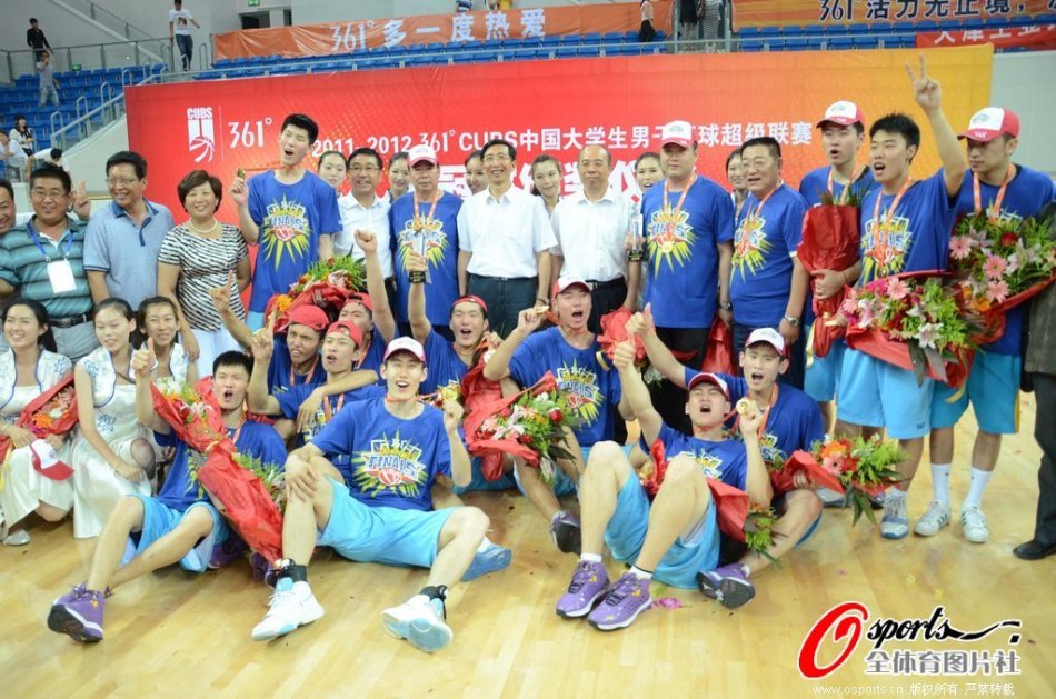 浪費良機！B費長傳，達洛特單刀機會射門被撲