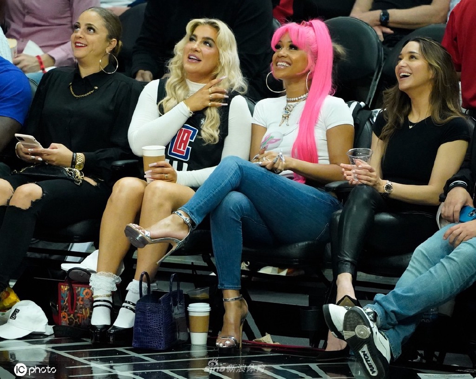 曼聯(lián)vs狼隊首發(fā)：姆伯莫、B費、芒特先發(fā)，海文出戰(zhàn)