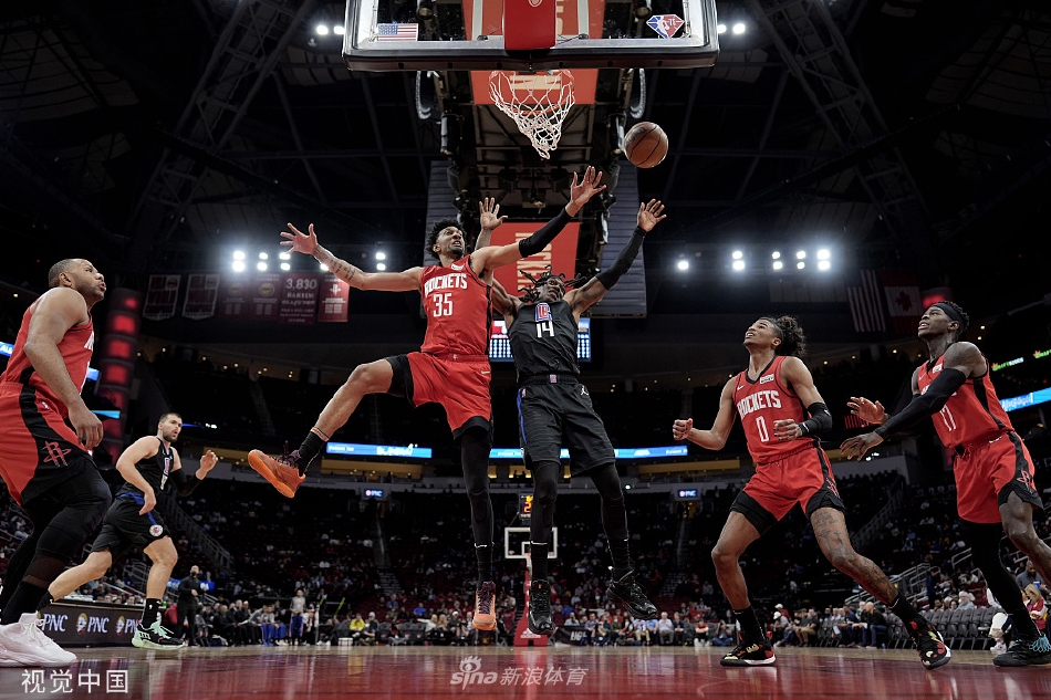 [流言板]客場龍！火箭客場戰(zhàn)勝灰熊取得3連勝，目前客場已取得5連勝