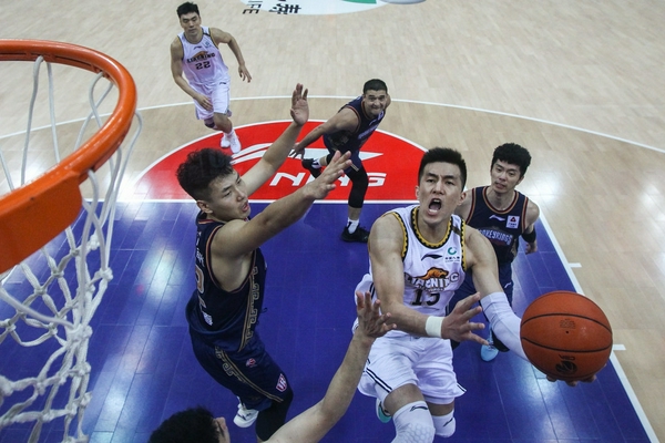 ?；倏耍核_拉赫比我想象中更隨和，和他并肩作戰(zhàn)很不可思議