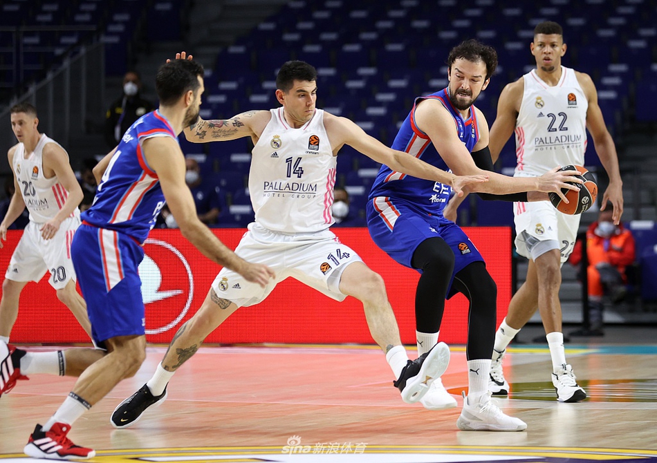 索爾斯克亞現(xiàn)場觀看伊普斯維奇比賽，支持曼聯(lián)前同事麥肯納