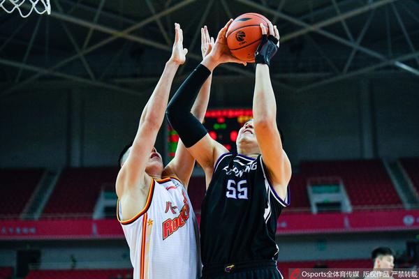 官方：弗拉門戈22歲中衛(wèi)克雷頓加盟沃爾夫斯堡，簽約至2030年